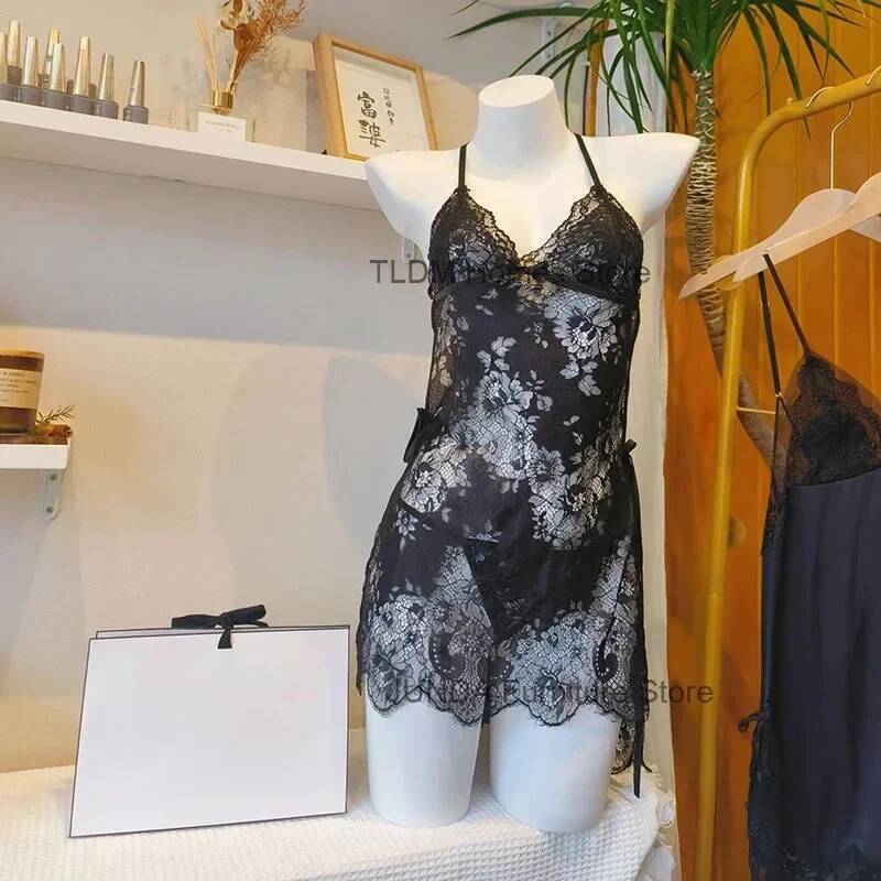 Baby Clothing Display Stand - نصف طول الملابس الداخلية العارضات الدعائم