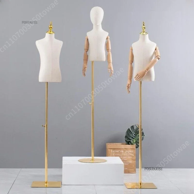مانيكان أطفال بجسم علوي مع أذر - مراجعة Baby Clothing Display Stand وسعره